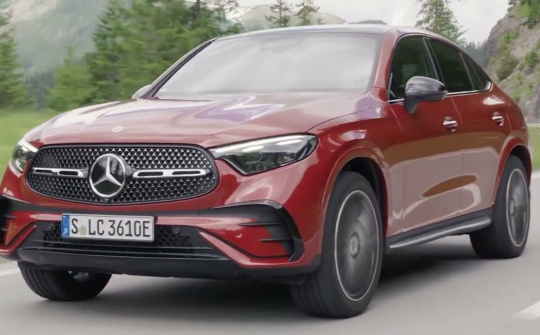 Mercedes GLC Coupe 2023: Nội thất tiện nghi cùng nhiều tính năng an toàn nổi bật