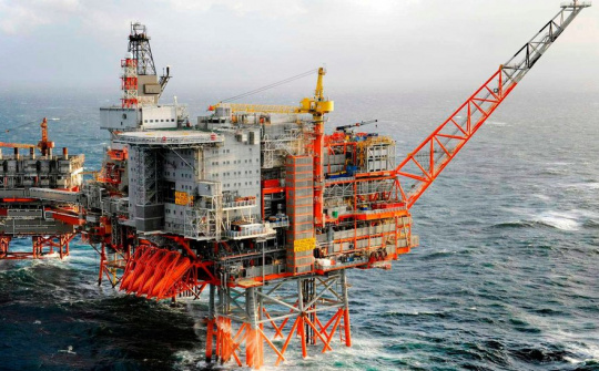 Giá xăng dầu hôm nay 10/8: Lo ngại thiếu hụt nguồn cung, giá lên mức cao kỷ lục mới