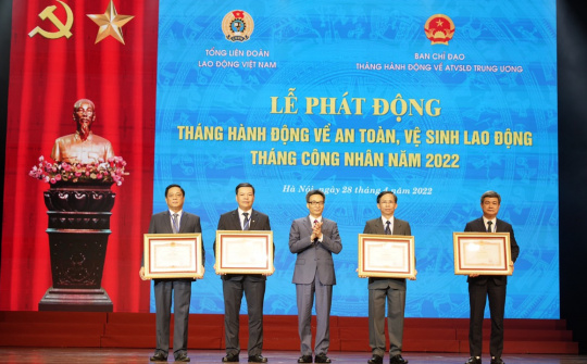 Công ty Điện lực Quảng Ninh: 50 năm đoàn kết, đổi mới, hội nhập và phát triển