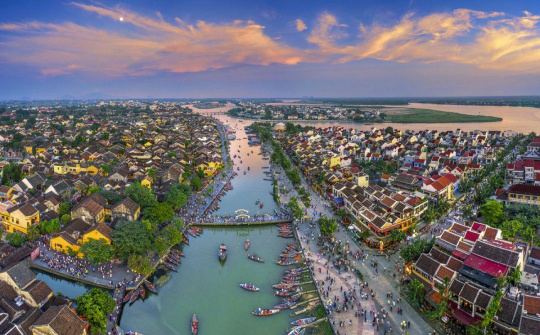 Phát triển logistics bền vững vùng kinh tế trọng điểm miền Trung