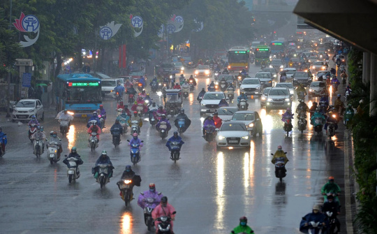 Thời tiết hôm nay ngày 12/8/2023: Hà Nội có mưa vào chiều tối và đêm, TP.Hồ Chí Minh ít mưa, Đà Nẵng nắng nóng