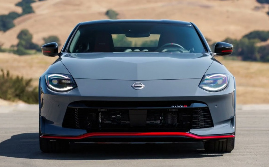 Nissan Z Nismo 2024: Nâng cấp đáng kể về hiệu suất và "diện mạo" nổi bật