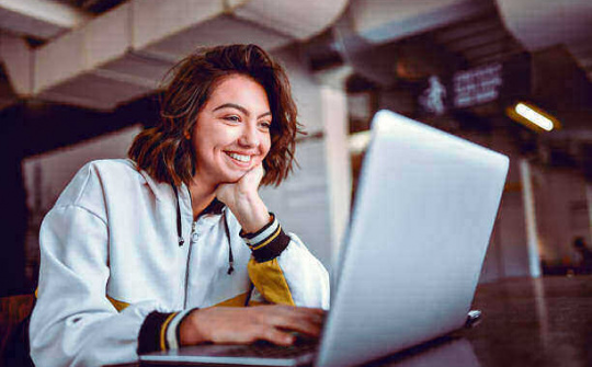 10 chiếc Laptop được giới thiệu cho tân sinh viên 2023