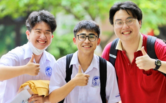 Điểm chuẩn một số trường vượt ngưỡng 27 điểm sau 6 ngày lọc ảo