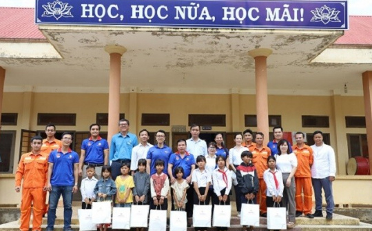 Nhiều hoạt động trao gửi yêu thương đến với học sinh tại tỉnh Đắk Lắk và Đắk Nông