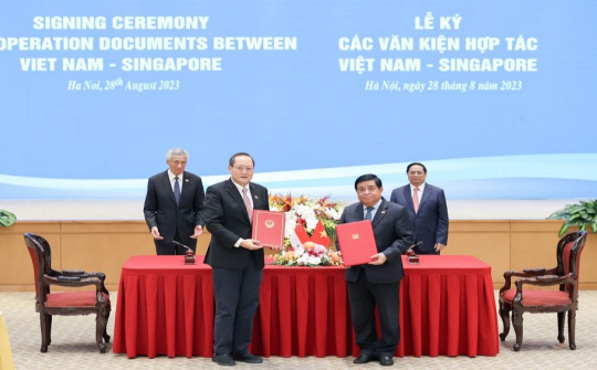 Việt Nam và Singapore ký kết 7 văn kiện hợp tác quan trọng