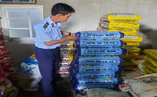 Xử phạt hành chính một cơ sở kinh doanh phân bón ở Đồng Tháp