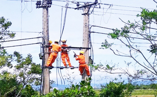 Bình Thuận: Tăng cường kiểm tra các công trình điện trong mùa mưa lũ