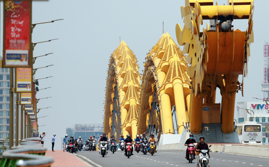 Thời tiết hôm nay ngày 07/8/2023: Hà Nội mưa to cục bộ, TP. Hồ Chí Minh mưa về chiều tối, Đà Nẵng nắng nóng lên tới 40 độ