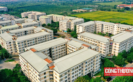 Chủ tịch HĐQT và tổ chức liên quan đăng ký bán toàn bộ cổ phiếu HQC, Địa ốc Hoàng Quân sẽ đổi chủ?