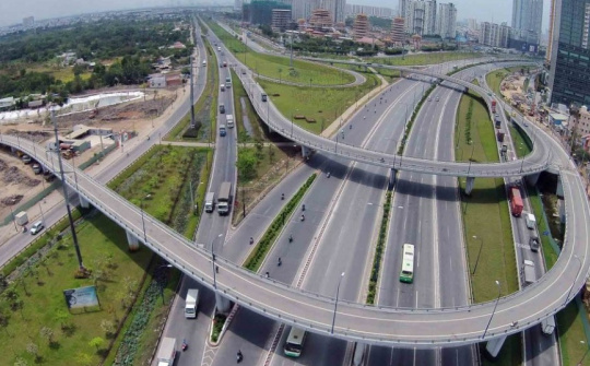 Quyết liệt đẩy nhanh tiến độ các dự án giao thông trọng điểm