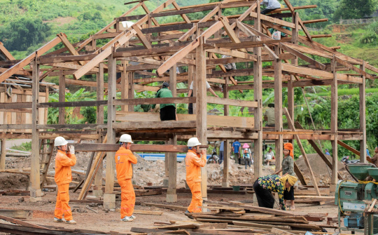 Thủy điện Sơn La: Hỗ trợ người dân Mường La di chuyển nhà có nguy cơ bị sạt lở