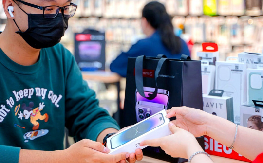 Khẳng định ít bị ảnh hưởng từ cuộc chiến về giá, cổ phiếu DGW - Thế Giới Số bứt phá