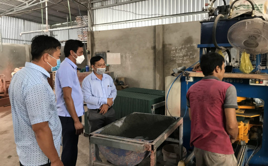 Ứng dụng máy móc thiết bị tiên tiến trong sản xuất gạch không nung tại Trà Vinh