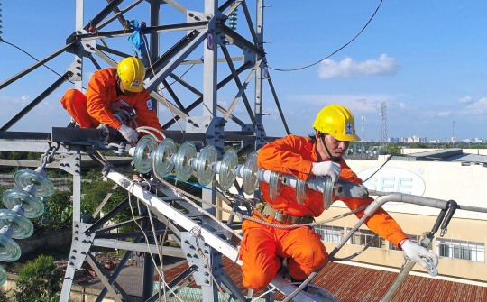 Sắp chào bán 351 triệu cổ phiếu EVF, bức tranh tài chính của Tài chính Điện lực có gì?