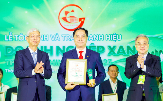 EVNHCMC nhận danh hiệu Doanh nghiệp Xanh 2023