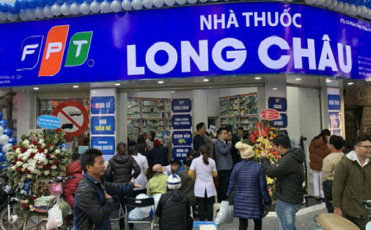 Các nhân tố ảnh hưởng đến quyết định mua thuốc của khách hàng tại Nhà thuốc Long Châu trên địa bàn Thành phố Hồ Chí Minh