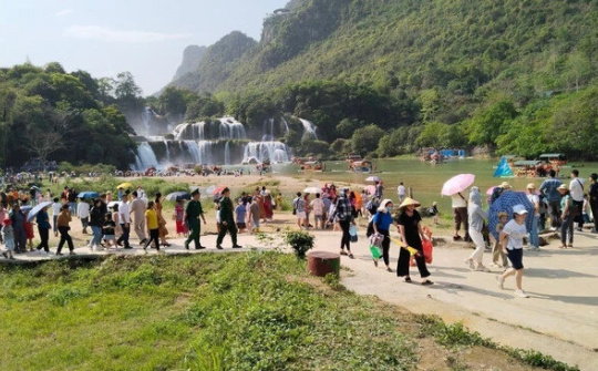 Vận hành thí điểm qua lại khu cảnh quan thác Bản Giốc (Việt Nam) - Đức Thiên (Trung Quốc)