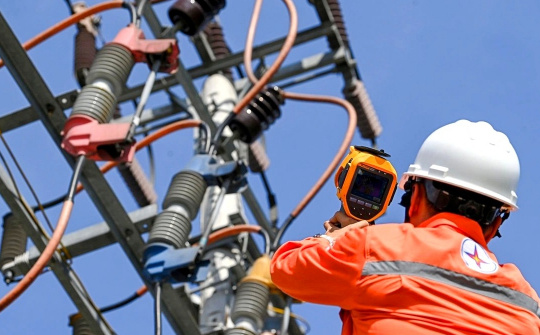 Loạt cổ phiếu ngành điện có thể hưởng lợi từ dự án điện 23.000 tỷ đồng