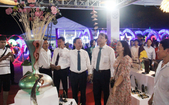 Cần đẩy mạnh nghiên cứu tạo mẫu sản phẩm làng nghề