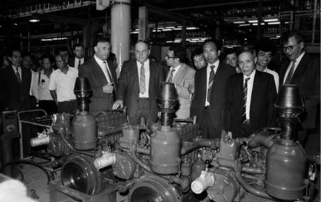 1976 - 1985: Sản xuất công nghiệp chia thành 2 giai đoạn rõ rệt