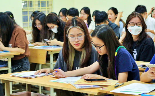 Học phí đại học: Bộ Giáo dục và Đào tạo đề nghị điều chỉnh lộ trình tăng chậm lại