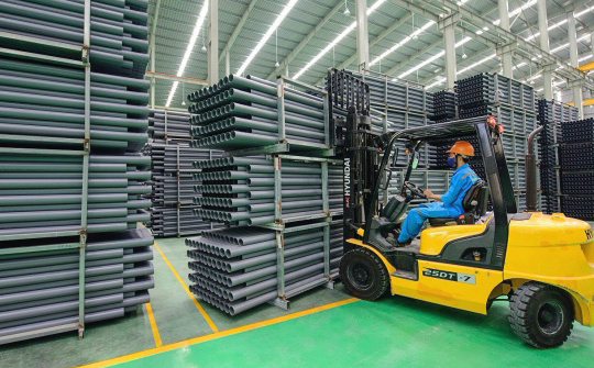 Giá hạt nhựa PVC giảm, dự kiến lãi ròng của Nhựa Bình Minh (BMP) năm nay tăng 47%