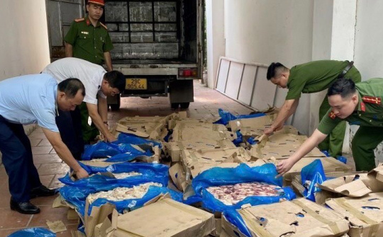 Hà Nội: Thu giữ trên 1 tấn cánh gà đông lạnh không rõ nguồn gốc