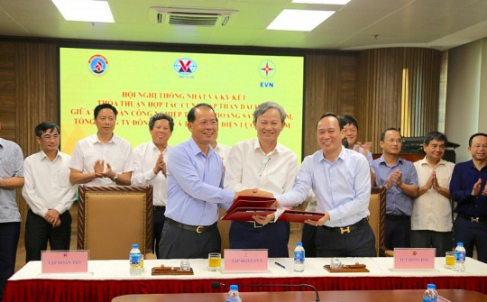 TKV và Tổng Công ty Đông Bắc ký thỏa thuận hợp tác cung cấp than dài hạn cho EVN