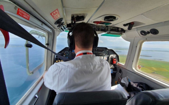 Chỉ mất 53 giây - Chuyến bay ngắn nhất thế giới có gì đăc biệt?