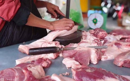 Giá heo hơi hôm nay 26/9: Mặt bằng giá đã xuống mức thấp nhất 4 tháng