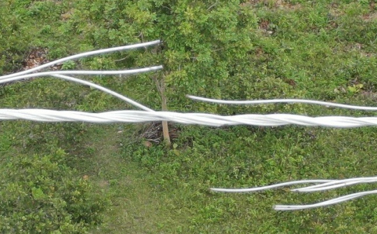 Thiết bị bay không người lái UAV phát hiện kịp thời nguy cơ sự cố lưới truyền tải tại Đắk Lắk