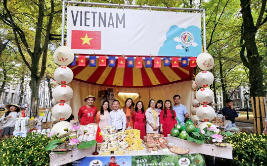 Trái cây tươi Việt Nam gây ấn tượng mạnh tại Lễ hội các Đại sứ quán ở Hà Lan