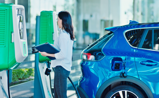 Bộ Tài chính "lắc đầu" trước đề xuất trợ cấp 1.000 USD khi mua ô tô điện