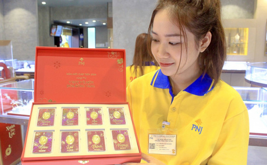 Vàng Phú Nhuận (PNJ): Doanh thu tăng theo giá vàng nhưng lãi ròng dần suy giảm