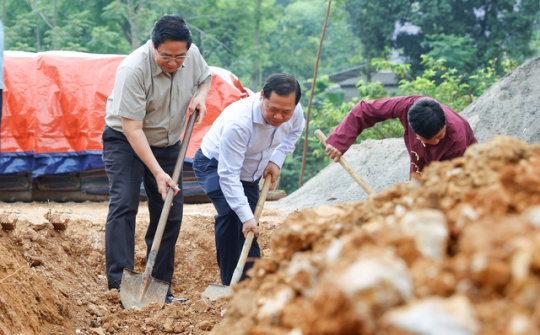 Thành lập Ban Chỉ đạo Trung ương triển khai xóa nhà tạm, nhà dột nát trên phạm vi cả nước.