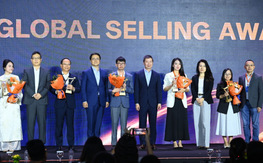 Hội nghị Thương mại điện tử xuyên biên giới 2024: Amazon Global Selling Việt Nam vinh danh các đối tác bán hàng, thúc đẩy tăng trưởng