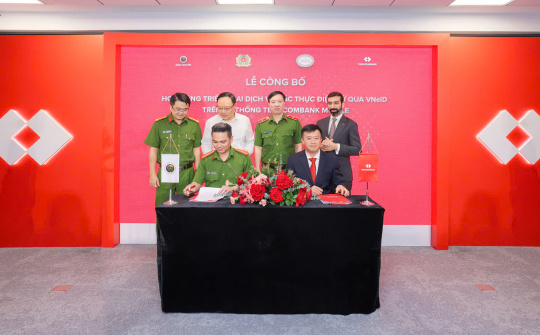 Ngân hàng Techcombank tiên phong triển khai dịch vụ xác thực điện tử qua VneID