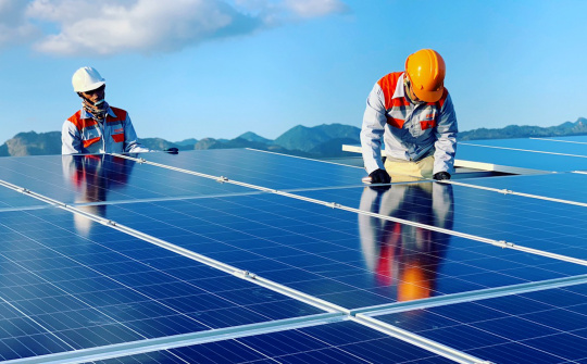 [TÁI CƠ CẤU] Khuyến khích phát triển điện mặt trời mái nhà tự sản xuất, tự tiêu thụ