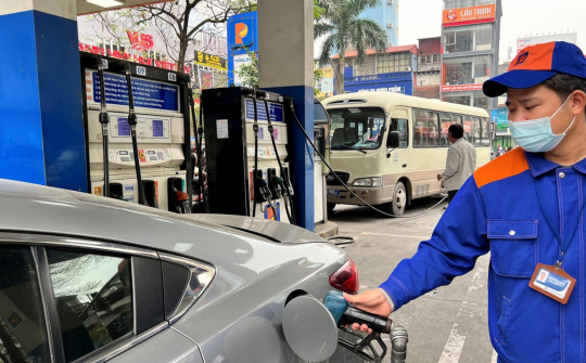 Giá xăng dầu hôm nay 28/11: Đồng loạt tăng, xăng RON92 gần chạm mức 20.000 đồng/lít