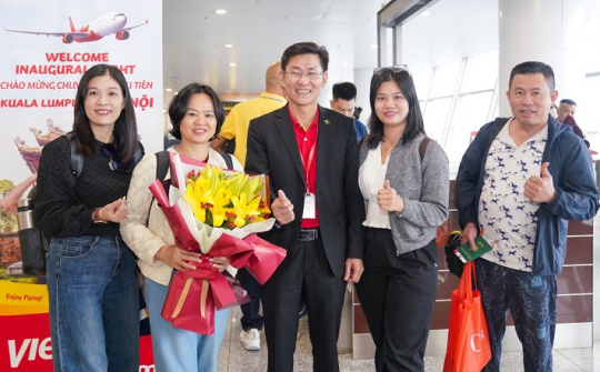 Vietjet chào mừng chuyến bay đầu tiên giữa Kuala Lumpur (Malaysia) và Hà Nội