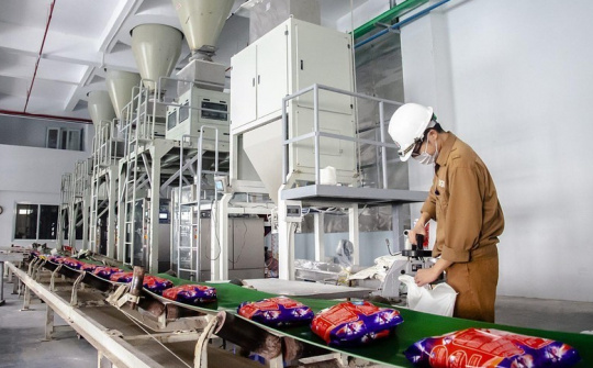 Dragon Capital “lướt sóng”, bán ròng 740.000 cổ phiếu Hóa chất Đức Giang