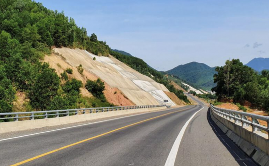Đề xuất rót hơn 3.000 tỷ đồng nâng cấp 65 km cao tốc La Sơn - Hòa Liên