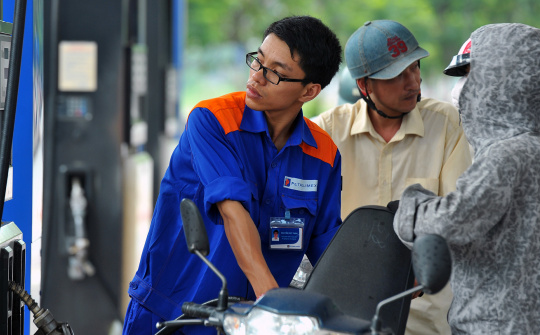 Giá xăng dầu hôm nay 11/4/2024: Xăng E5RON92 giảm gần 70 đồng/lít