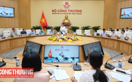 Bộ Công Thương họp về chính sách phát triển điện mặt trời mái nhà