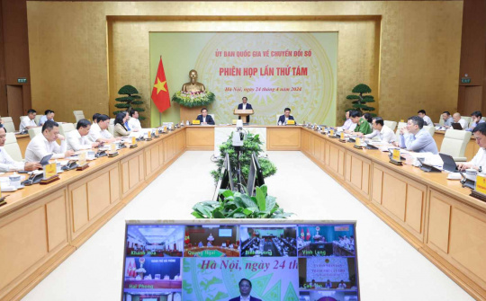 Thủ tướng: Khẩn trương hoàn thiện, trình Quốc hội thông qua Luật Công nghiệp công nghệ số