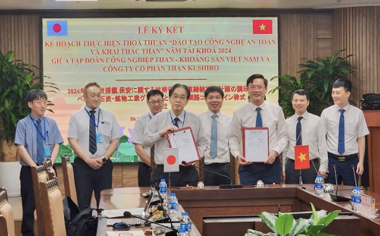 Vinacomin và Kushiro: Ký kết thỏa thuận "Đào tạo công nghệ an toàn và khai thác than"