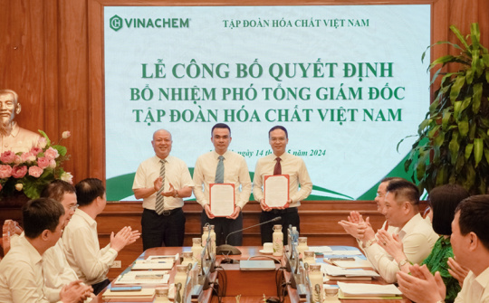 Công bố Quyết định bổ nhiệm Phó Tổng giám đốc Tập đoàn Hóa chất Việt Nam