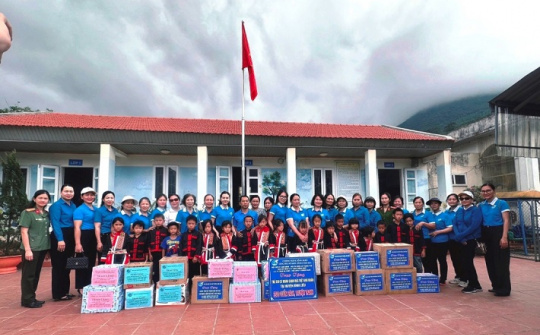 Than Thống Nhất “Đồng hành cùng phụ nữ Biên cương năm 2024”