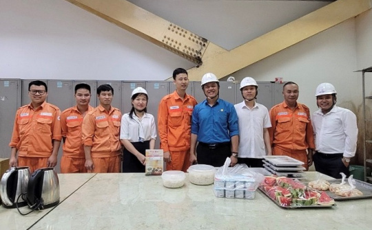 Không khí thân tình, gần gũi từ “Bữa cơm Công đoàn” Công ty Nhiệt điện Hải Phòng